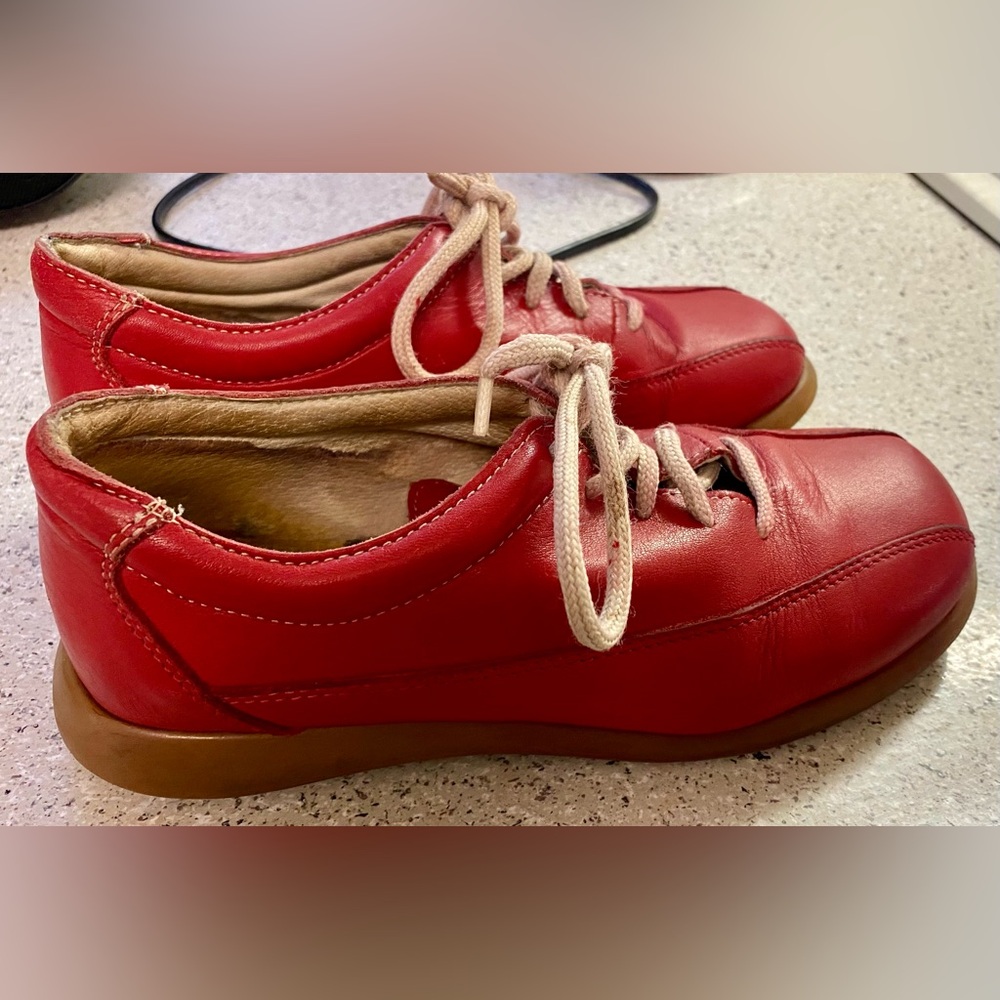 Vintage Y2K Avant Première genuine red leather shoes from Belgium